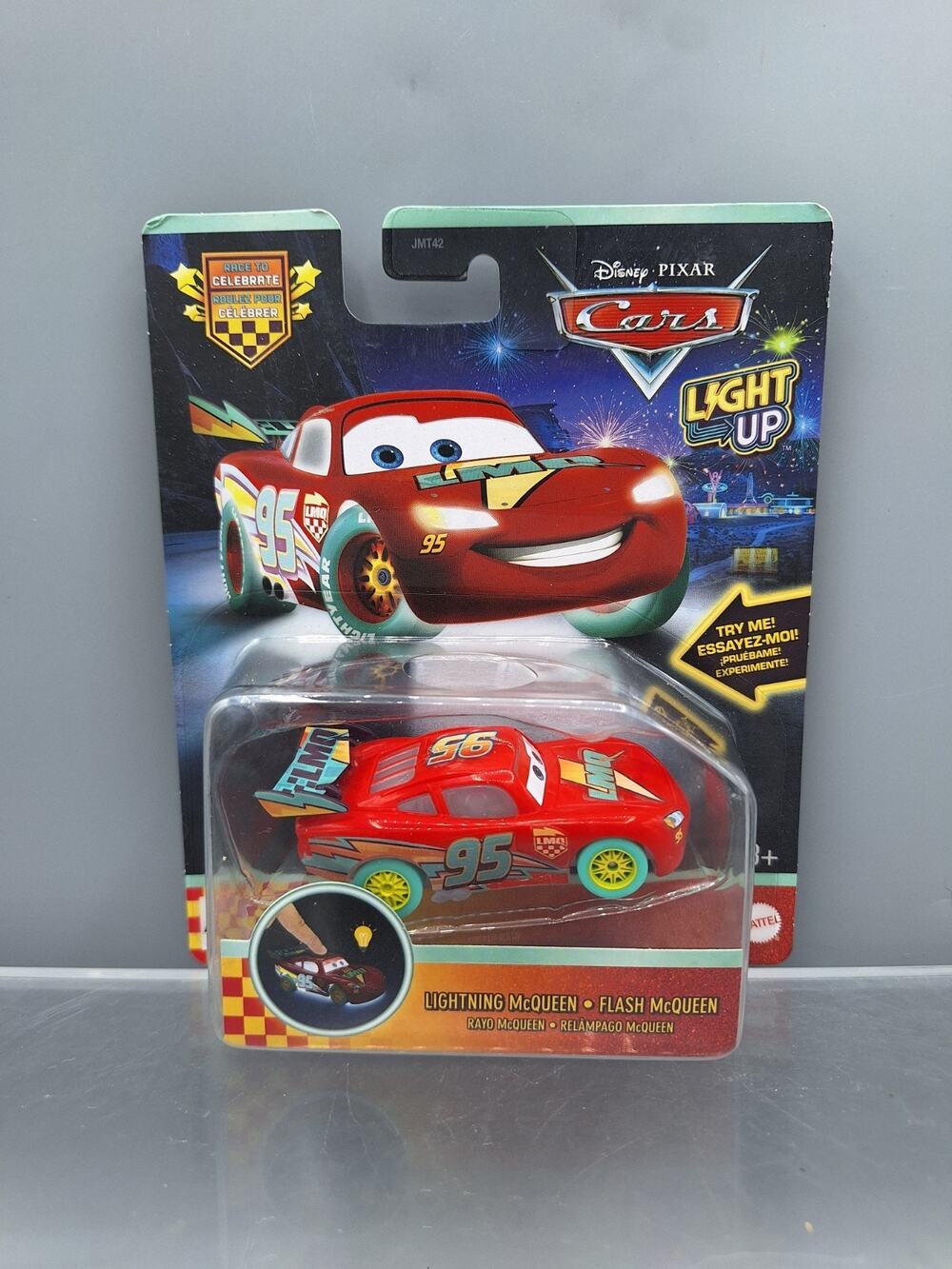 Mattel Disney Pixar Cars Light Up Lightning McQueen Diecast Car. BRAND NEW.